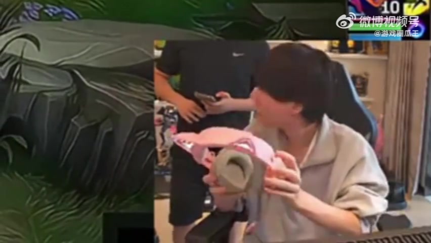 金年会金字招牌诚信至上ming给Uzi代播后发牢骚:他的直播间只能玩英雄联盟 玩其他的没人看