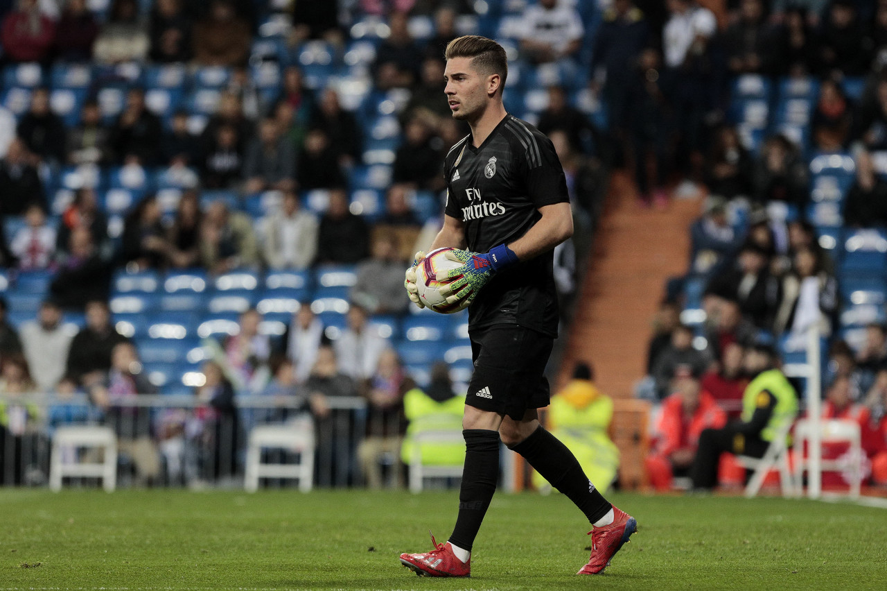 金年会体育不慎受伤!队报:格拉纳达门将卢卡-齐达内可能右脚脚踝骨折