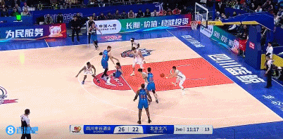 金年会金字招牌信誉至上扣篮来了！北京反击3打1 纳托尔不贪功助攻曾凡博单臂暴扣！
