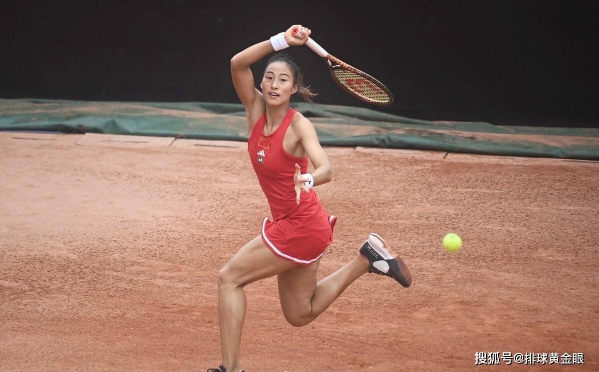 郑钦文扣除红土分数排第四!重返中国球员奖金榜榜首,解锁新身份