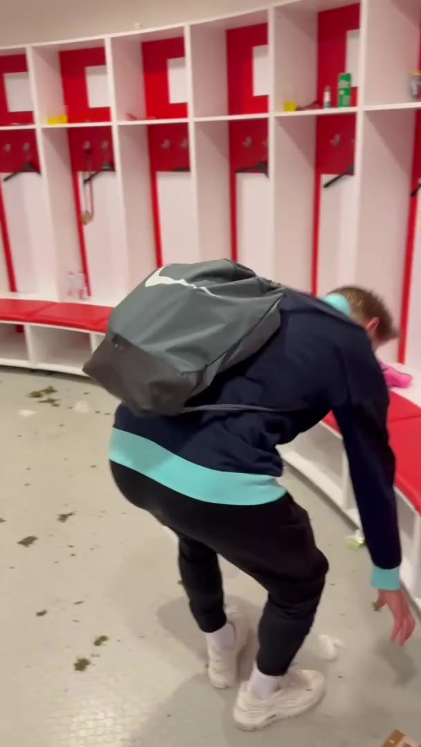 金年会谦逊好队长!厄德高单场助攻戴帽,赛后还留在更衣室帮忙收拾垃圾