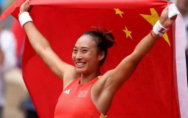 CCTV直播,凌晨3:00,郑钦文VS高芙,中国金花一姐2-0淘汰世界第一